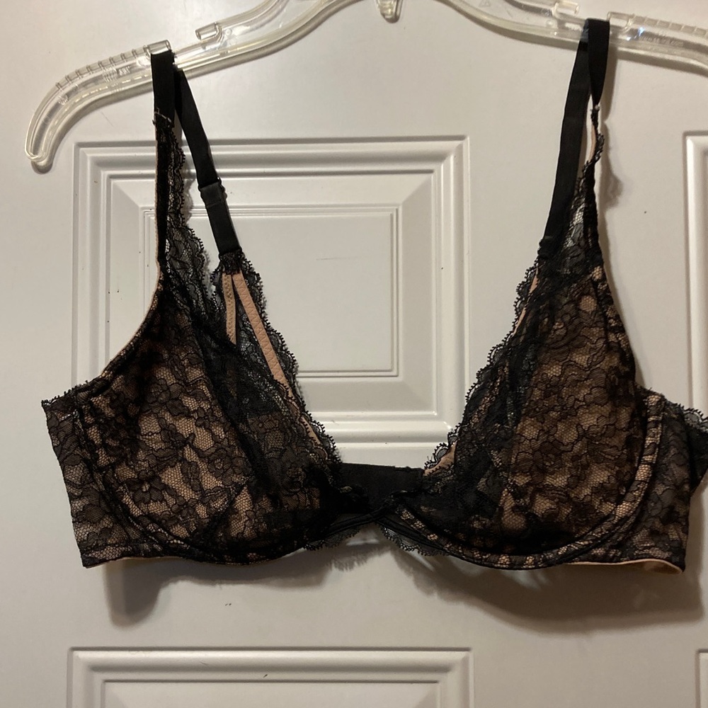 Victoria’s Secret Elegant Black Lace Bra 36C‎